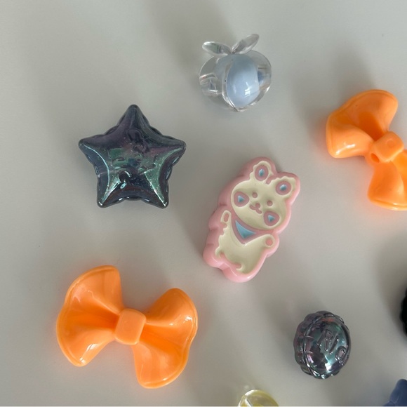 Assorted Fun Beads for Crafts - 11 pieces - Picture 4 of 16